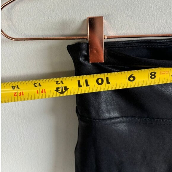 Spanx Womens Faux Leather Workout Short Black Size Small - Picture 5 of 7